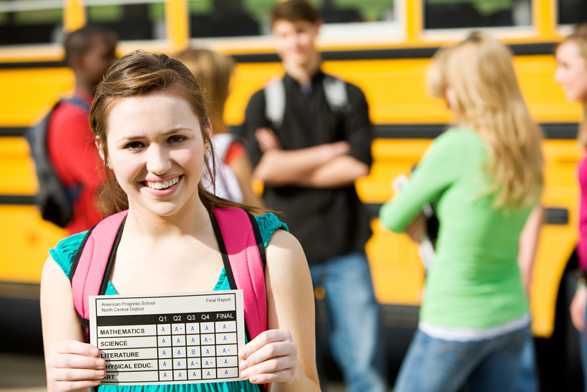 Students card 1. School Report девушка. Студенты в автобусе. Фото подростков для листовки. Student Card.